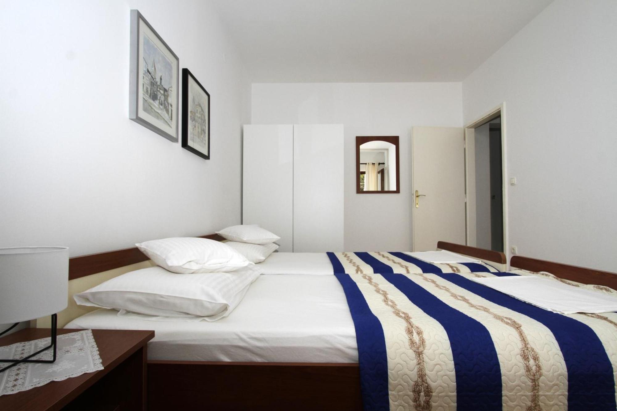 Apartments By The Sea Trogir - 11895 Room photo